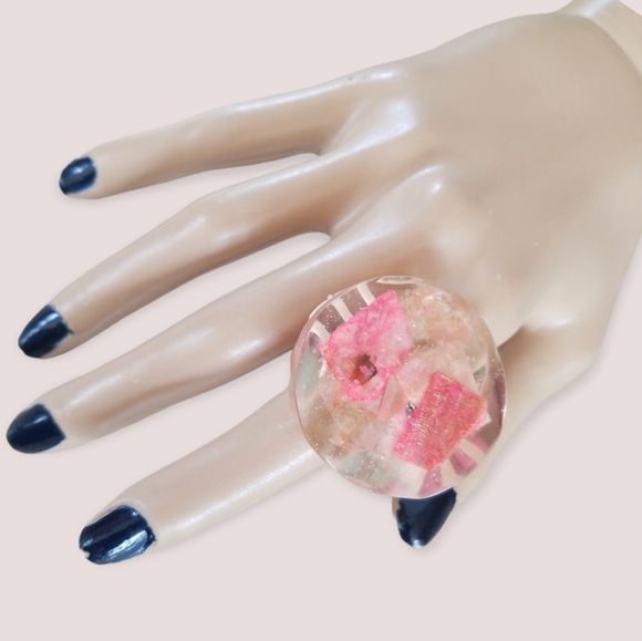 Vintage Made In Philippines Lucite Seashell Ring One Size - Picture 3 of 9